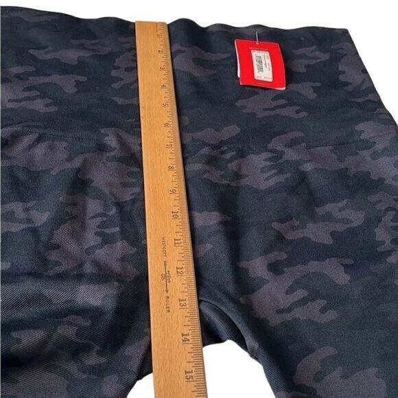 Spanx Black Camo‎ Look At Me Now Seamless Leggings Size 3X NWT - Picture 5 of 12